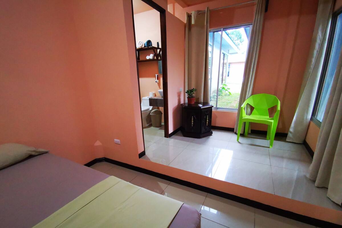 Phòng Tiêu chuẩn, 1 giường cỡ queen, quang cảnh vườn | Chăn bông, màn/rèm cản sáng, phòng cách âm