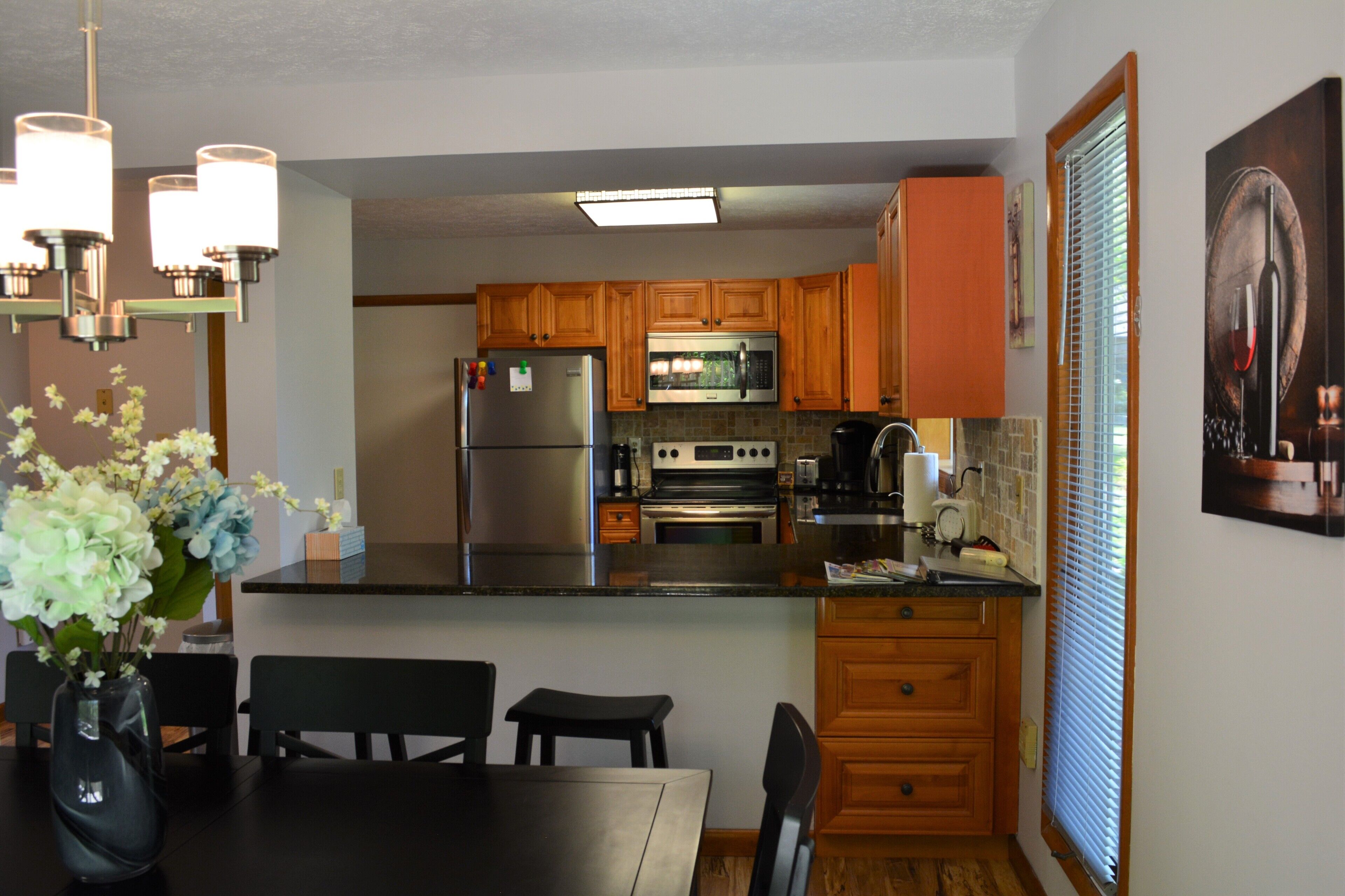 Fall foliage views! Contemporary 3 BR house in Split Rock golfing community. 