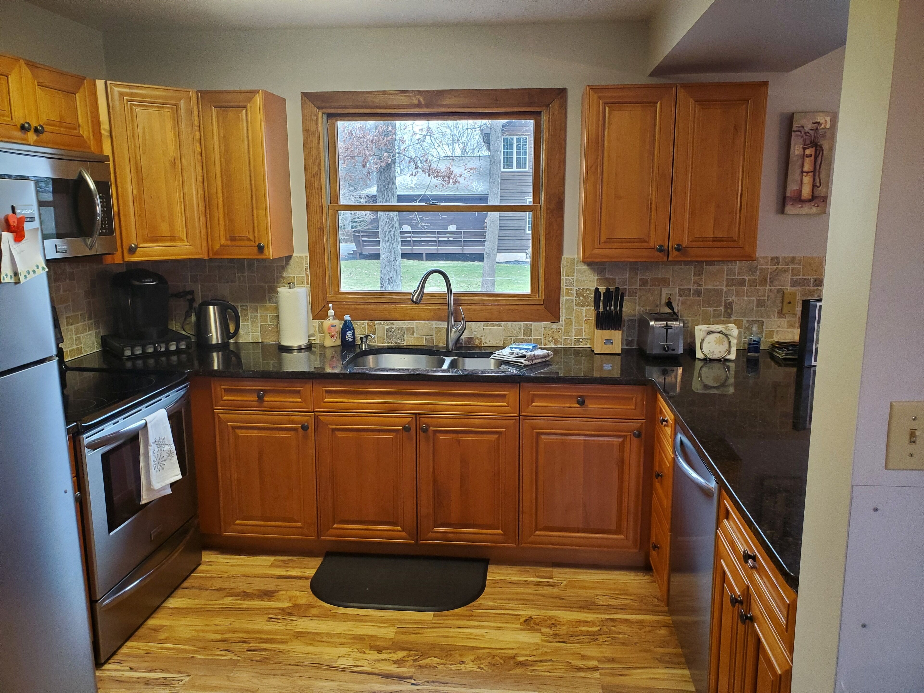 Fall foliage views! Contemporary 3 BR house in Split Rock golfing community. 