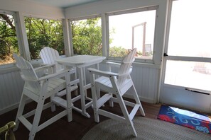 Dining - Beachfront on Cape Cod Bay in Eastham! (1039) (Eastham)