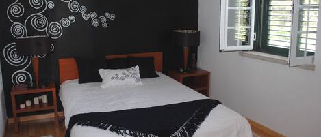 2 bedrooms, iron/ironing board, travel cot, WiFi