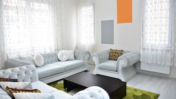 Comfort-Apartment | Wohnzimmer | LCD-Fernseher