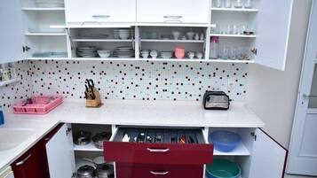 Comfort-Apartment | Eigene Küche | Großer Kühlschrank, Ofen, Herdplatte, Geschirrspüler