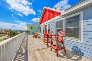 Outdoor dining - Semi-Oceanfront Home w/ Pool, Hot Tub, Elevator, Game Room, Home Theater (Avon)