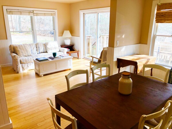 Älytelevisio, kirjoja, stereot