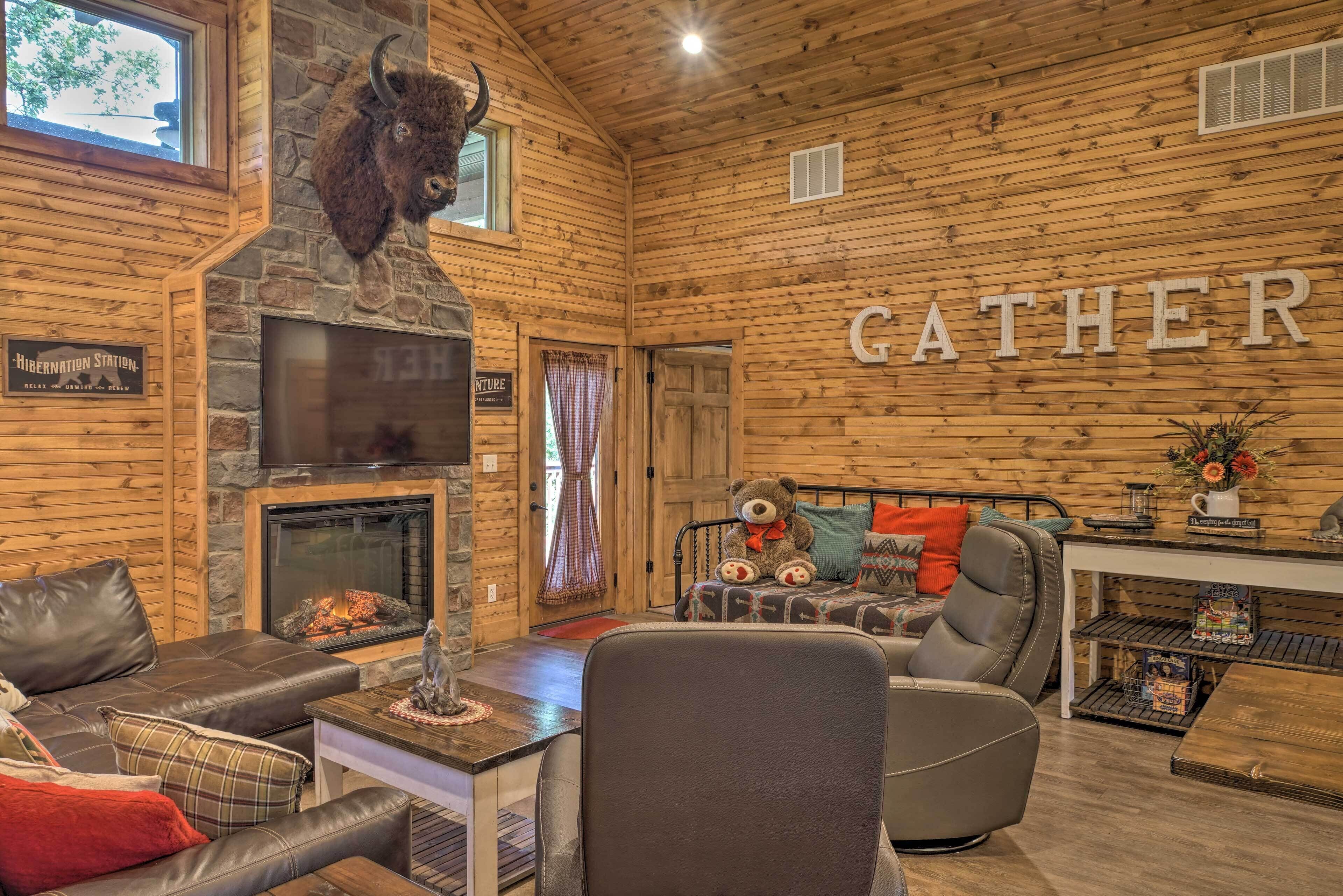'Spirit Wolf' Resort Cabin - Ideal Ozark Location!