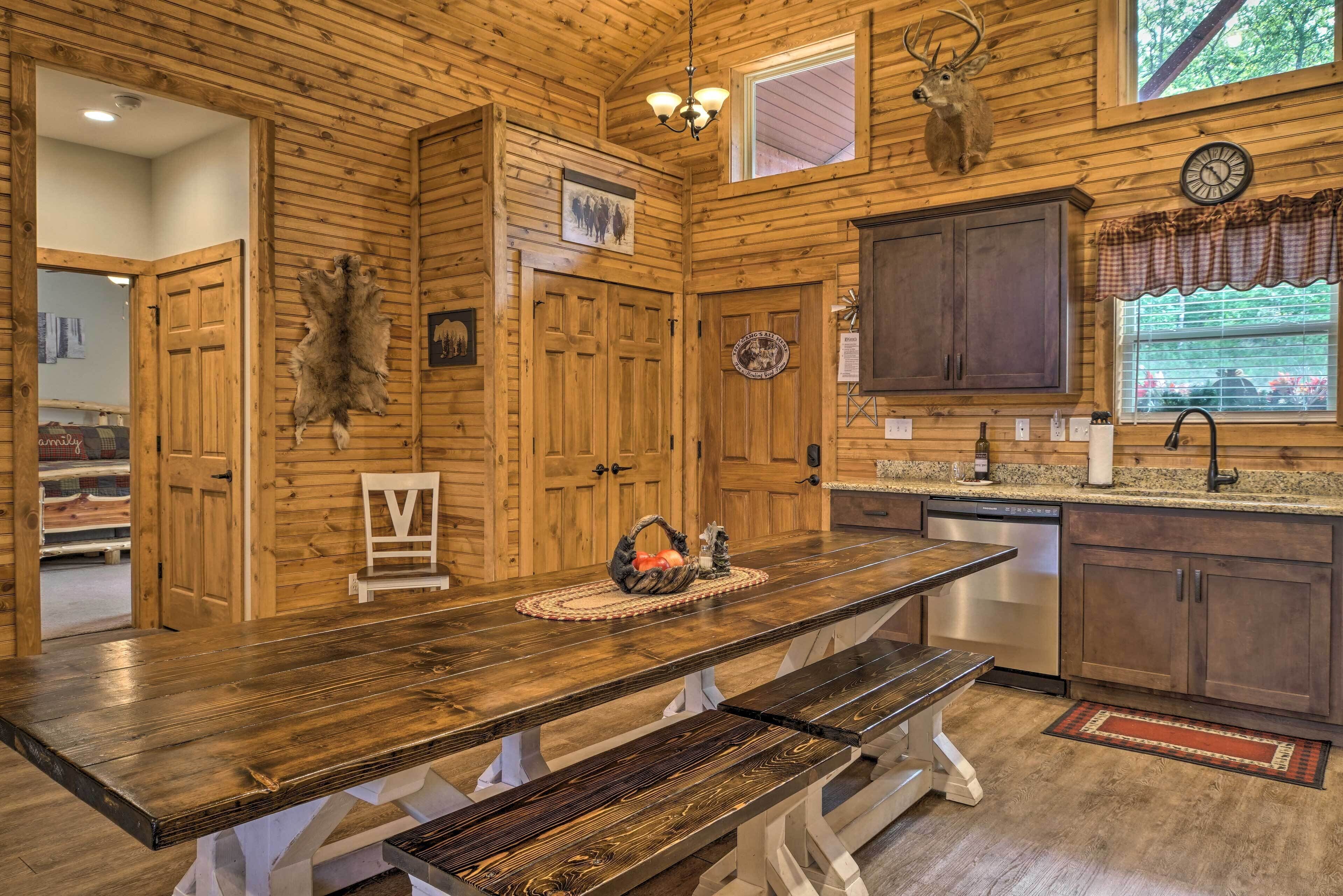 'Spirit Wolf' Resort Cabin - Ideal Ozark Location!
