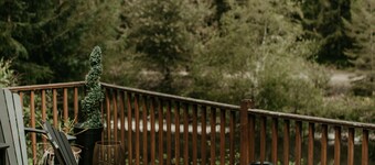 Rivers Edge ~ Riverfront, pinta-ala ja näkymät