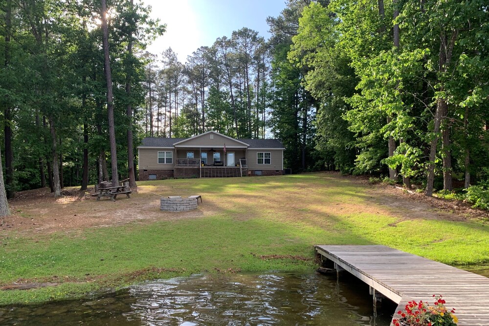 Waterfront Home! Where Family, Fun, and Relaxation Meet!