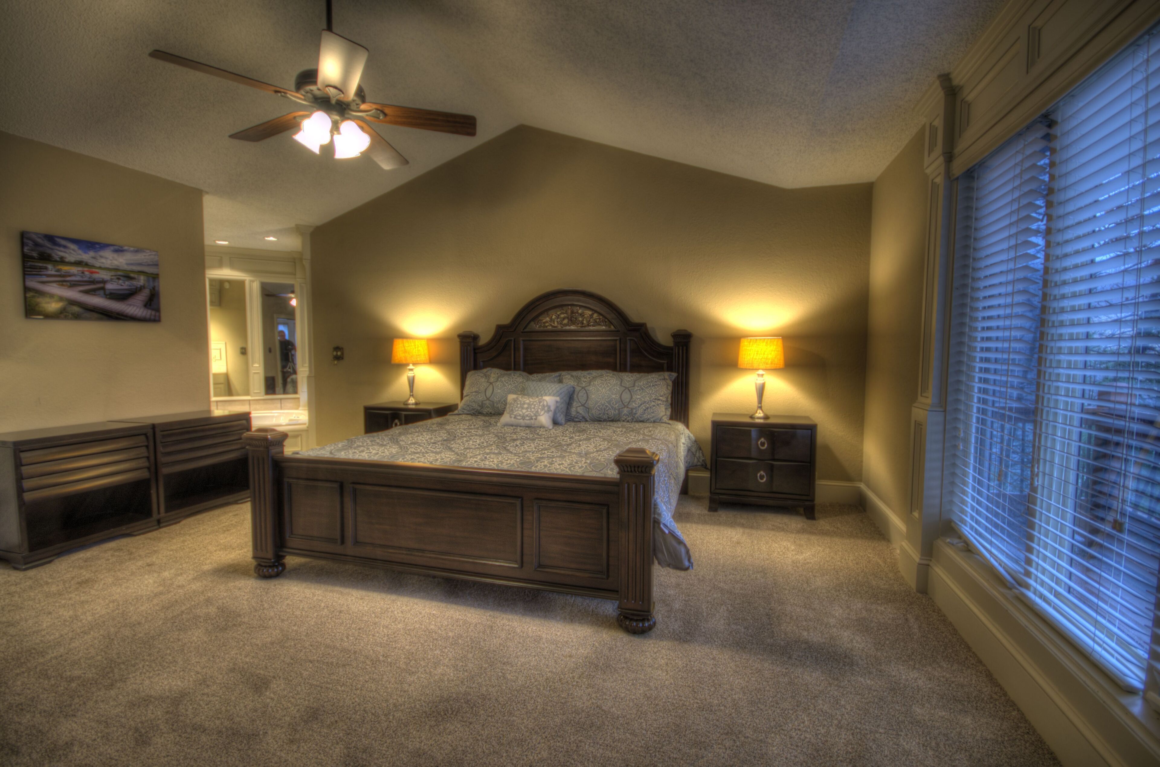  Family Fun Lakefront Vacation Home #6, 6Bd 4 Ba, 6100 sf, sleeps 32, hot tub