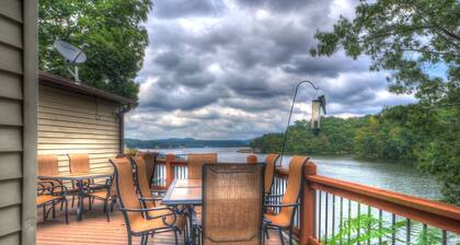 6100 sf, Beds for 32, Hot Tub, Theatre, Game Rm , Entertainers Dock, 310' Shore