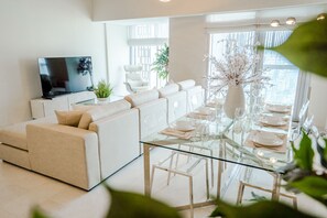 Living area - Nasma Luxury Stays - Cayan Tower (Dubai)