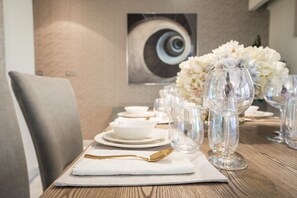 In-room dining - Nasma Luxury Stays - Central Park Tower (Dubai)