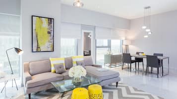 Exclusive Studio, City View | Living area