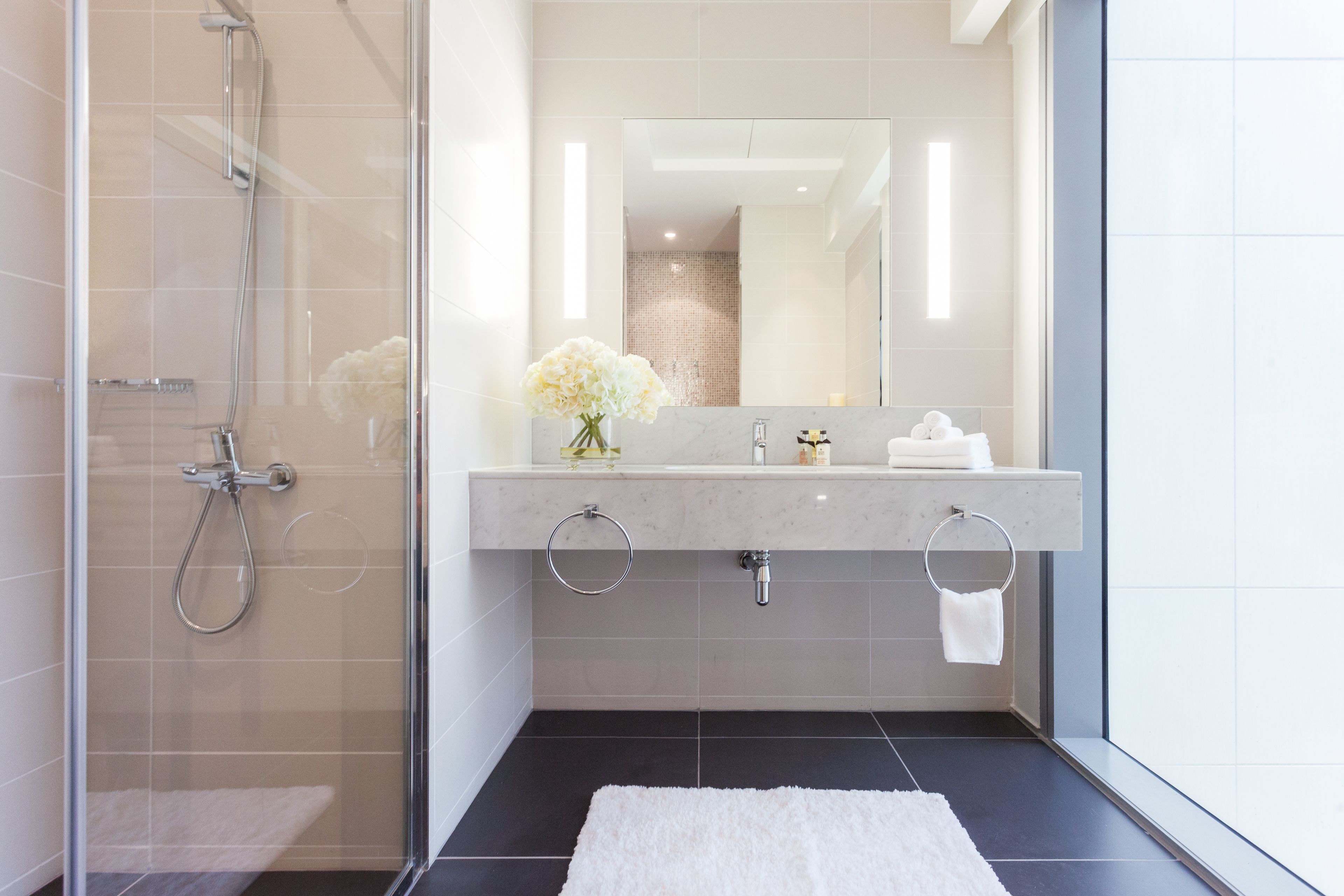Exclusive Studio, City View | Bathroom