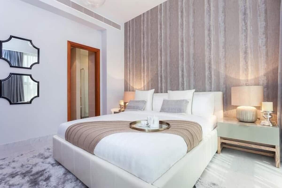 Egyptian cotton sheets, premium bedding, memory-foam beds, in-room safe