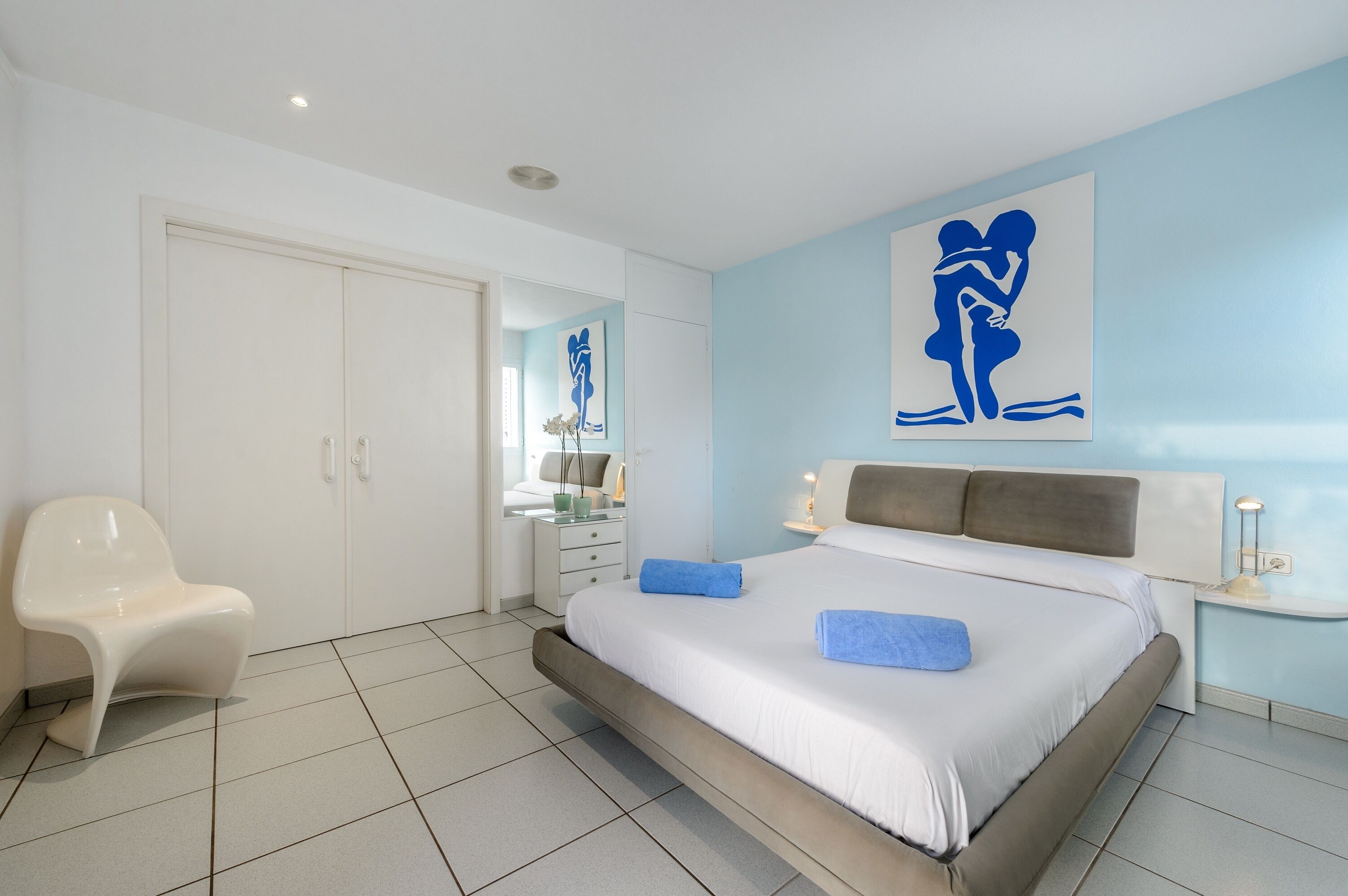 4 chambres, fer et planche à repasser, Wi-Fi gratuit, draps fournis