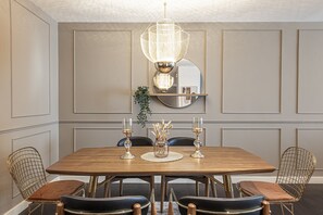 Premium Apartment | In-room dining - Nasma Luxury Stays - Limestone House (Dubai)