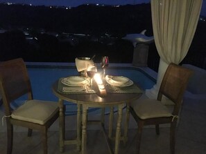 Couples’ dining