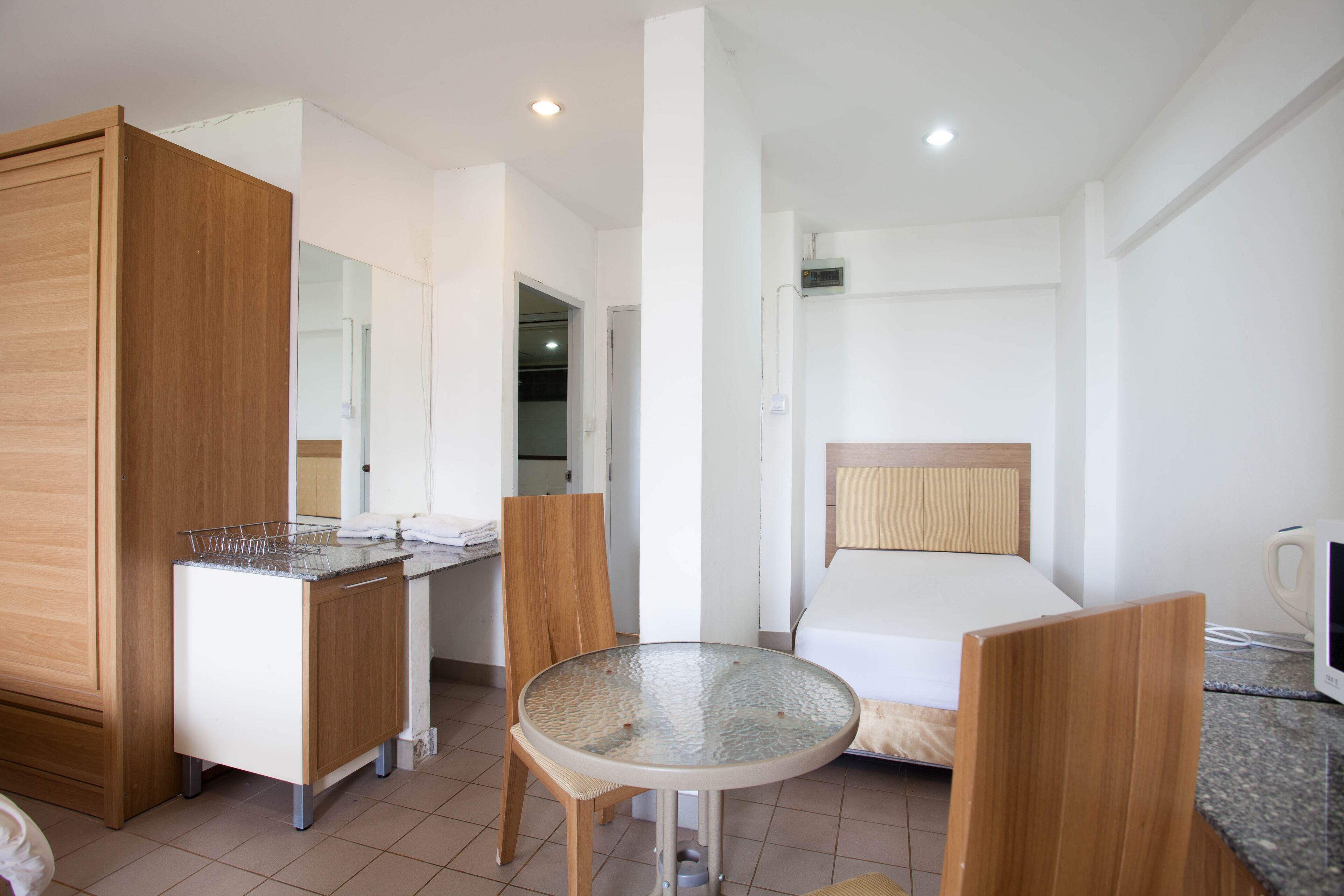 Night Bazaar Road - 40 Sqm - 7th Floor - King Size + Single Bed - Work-From-Home