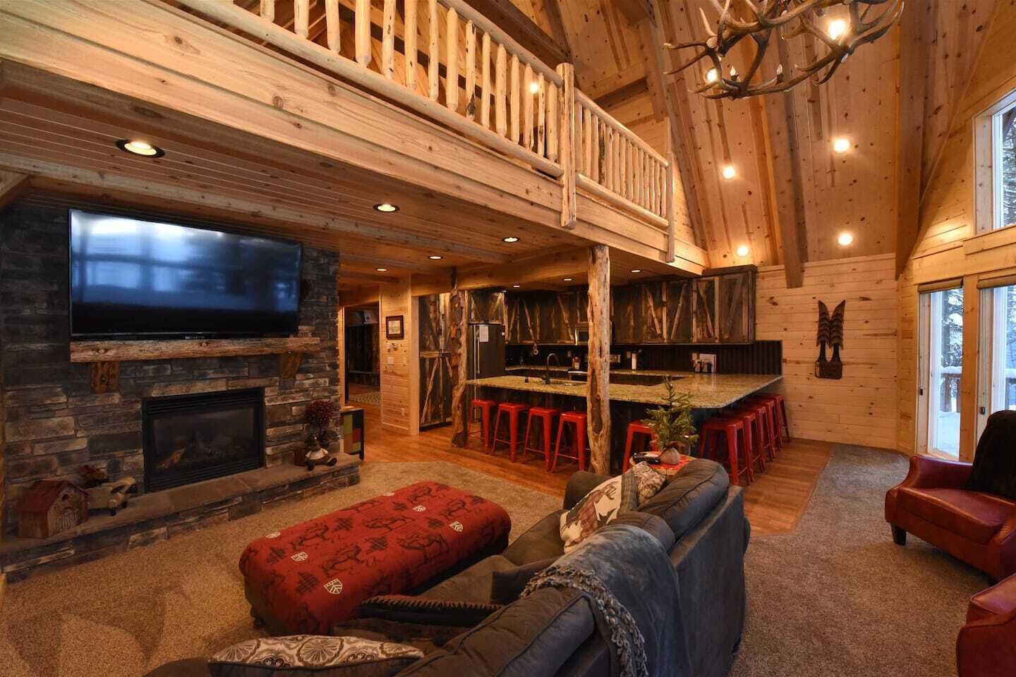 Lake Escape | On Henrys Lake Outlet | Private Boat Dock | Hot Tub