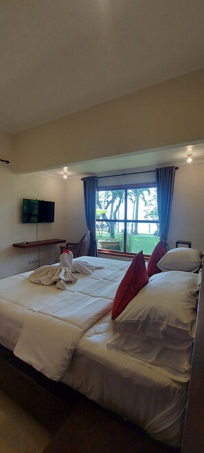 5 Bedrooms Villa with Private Pool   | 5 phòng ngủ, két bảo mật tại phòng, màn/rèm cản sáng 