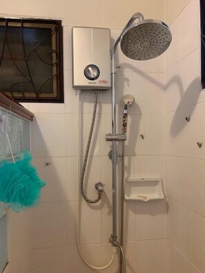 Luxury House, 1 King Bed, Accessible, Garden View | Bathroom | Slippers, towels - The Zen Den (Hang Dong)