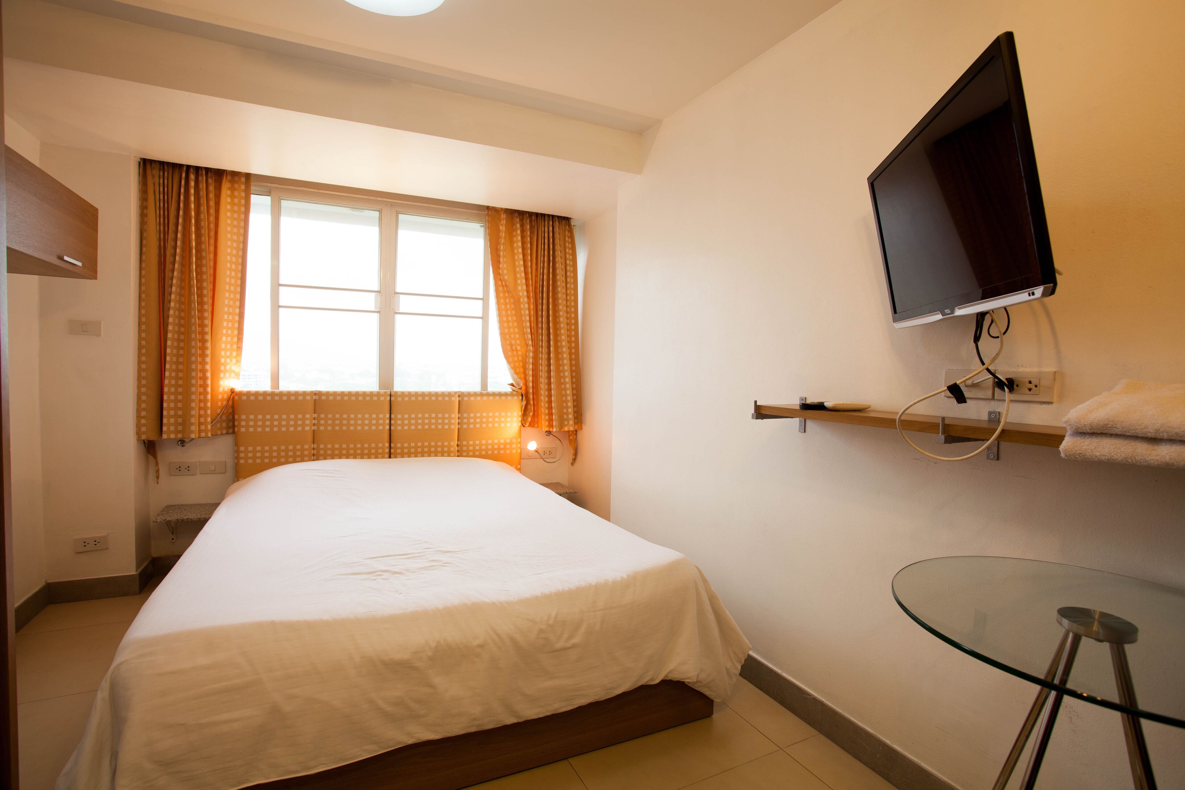 Night Bazaar Road-Doi Suthep View 13th Floor w/ Fully Fitted Kitchen