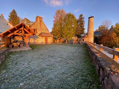 Auvergne  3 comfortable cottages heated swimming pool from June to September