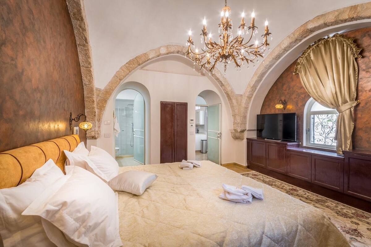 Deluxe Single Room, 1 Queen Bed, Non Smoking | Premium bedding, in-room safe, soundproofing