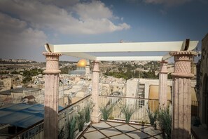 Balcony - Western Wall Luxury House (Jerusalem)