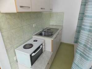 Studio Apartment  | Cuisinette privée | Réfrigérateur, surface de cuisson, bouilloire électrique