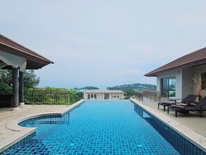 Piscine extérieure
