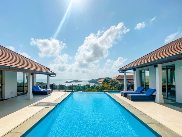 Alberca al aire libre 