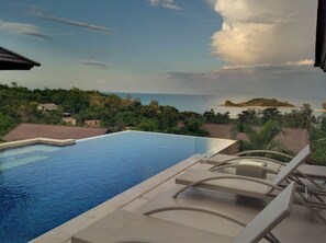 Outdoor pool - 5 BR Sea View Private Pool Villa Short Walk to Choeng Mon Beach (Ko Samui)