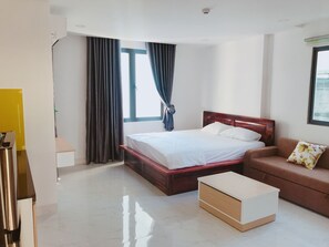 Premium Studio | Desk, blackout curtains, soundproofing, free WiFi - Sen Vang Apartment & Hotel (Nha Trang)