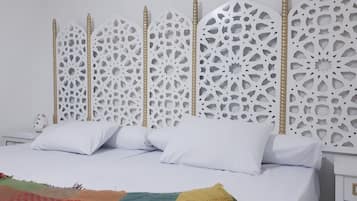 3 habitaciones, decoración personalizada y muebles diferentes