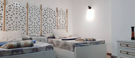 Quarto standard | 3 quartos, individualmente decorados, individualmente mobiliados