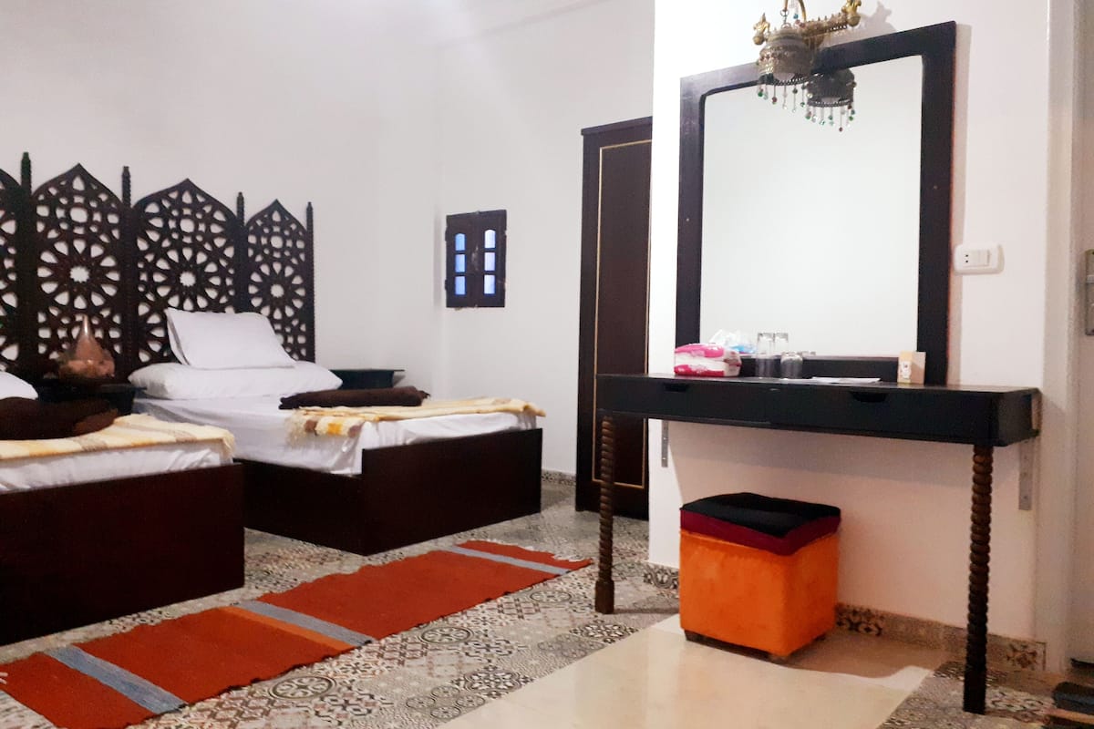 Superior Room, 2 Single Beds | 3 bedrooms, iron/ironing board, free WiFi, individually decorated