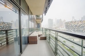Premier Apartment | Terrace/patio