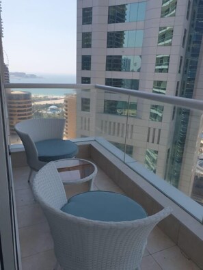 Deluxe Apartment, 1 Bedroom, Marina View | Balcony - Nasma Luxury Stays - Botanica Tower (Dubai)