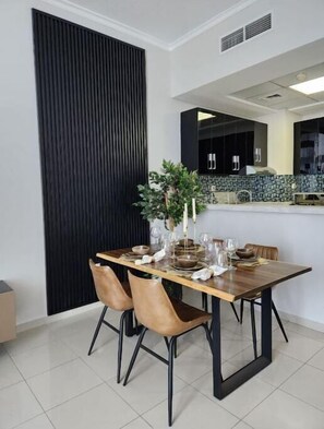 Deluxe Apartment, 1 Bedroom, Marina View | Dining room - Nasma Luxury Stays - Botanica Tower (Dubai)