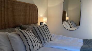 Habitación doble clásica | Escritorio, wifi gratis y ropa de cama