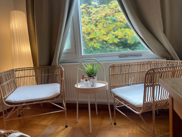 Triple Room | Desk, free WiFi, bed sheets