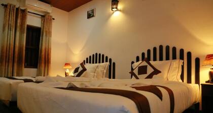 Green Mo Holiday Inn