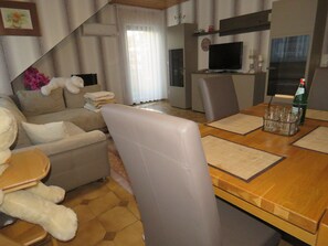 In-room dining - Stadtwohnung Ursus (Koblenz)