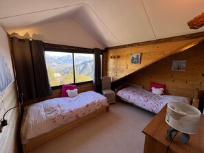 6 bedrooms, free WiFi