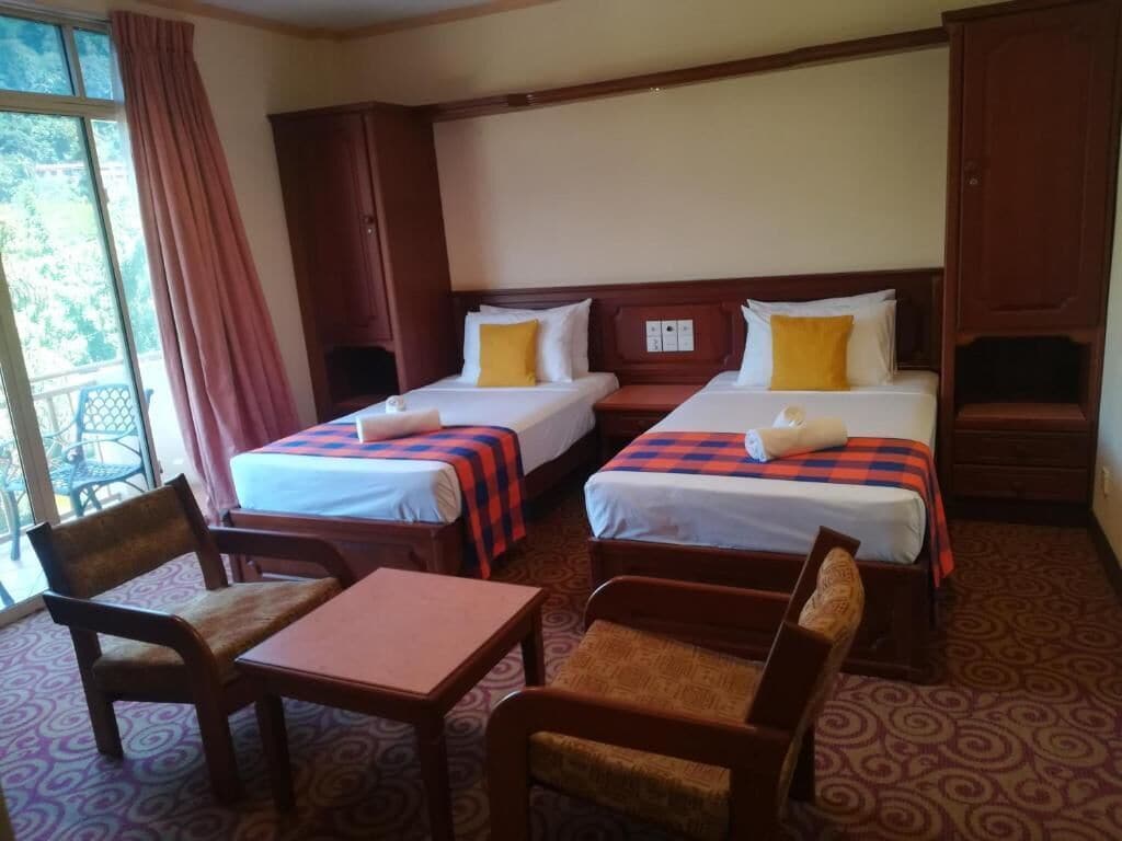 Minibar, desk, blackout drapes, soundproofing