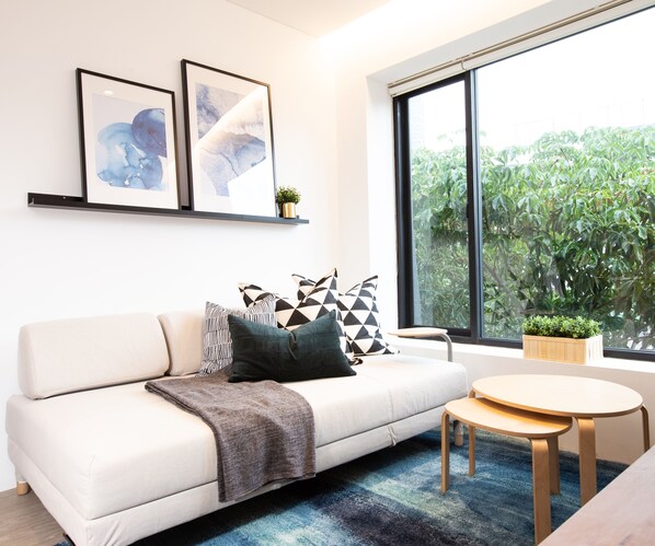 Deluxe Apartment, 1 Bedroom, Kitchen | Living room | 43-inch flat-screen TV with cable channels, LED TV