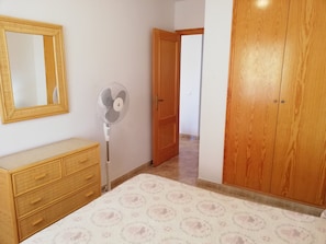 3 bedrooms, iron/ironing board, travel crib, free WiFi